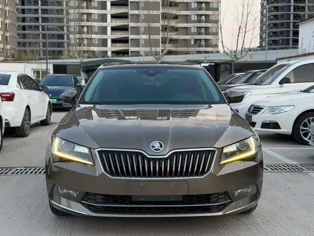 Skoda Speed pie ZI330 DSG Deluxe Edition Country V