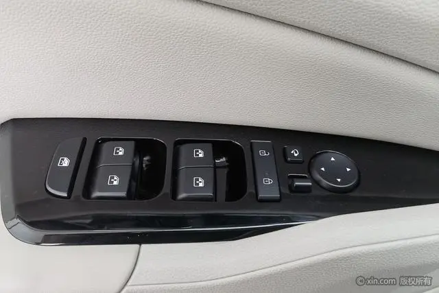 Kia Lion Platinum expands the world 1.5T two-wheel drive Premium edition