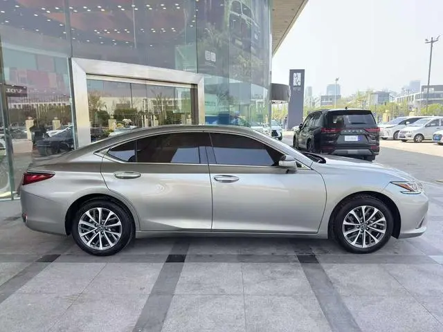 Lexus Lexus ES 200 Excellent Edition