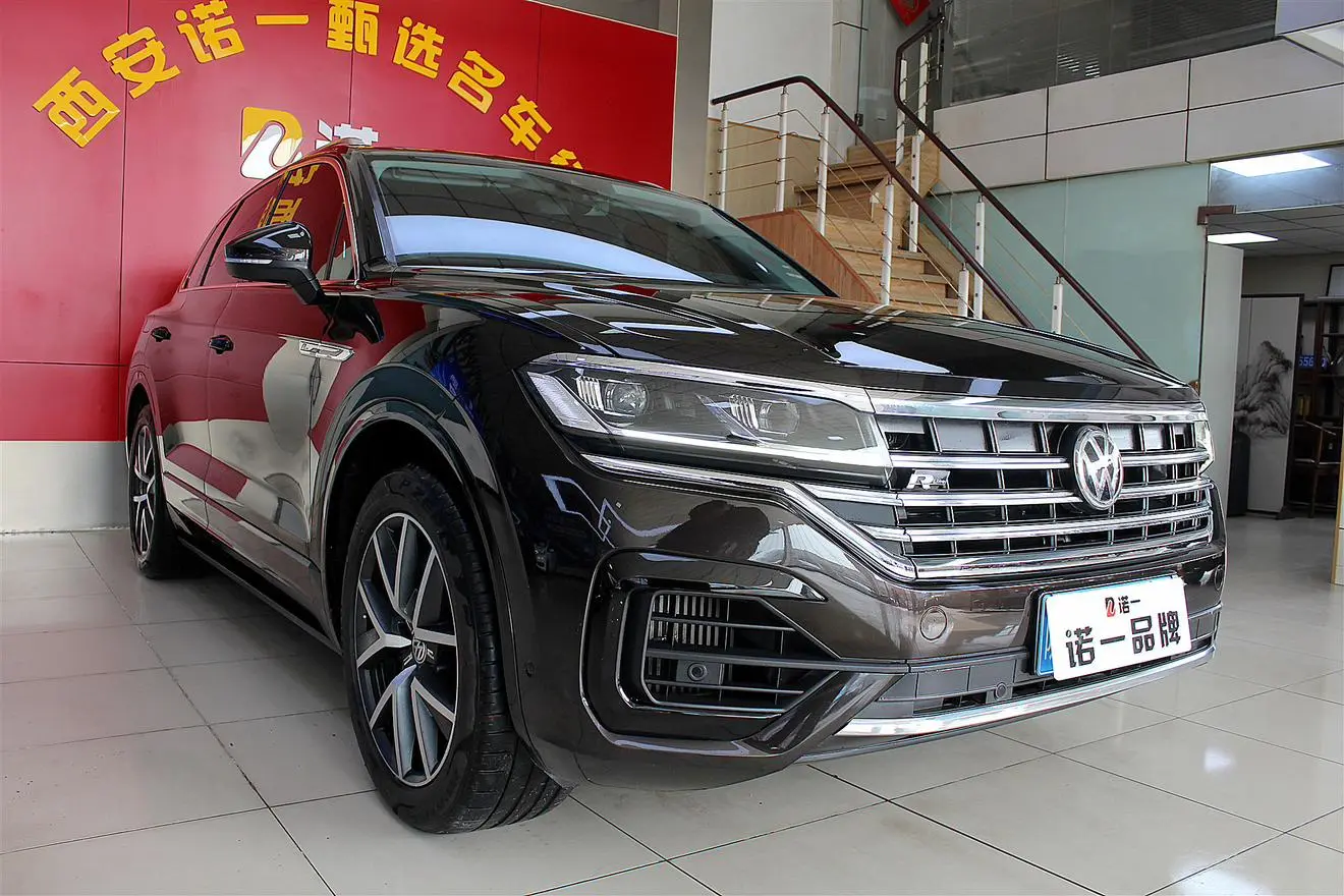Volkswagen Touareg 3.0 TSI Sharp Front Version Country VI