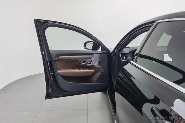 Volvo Volvo S90 PHEV T8 four-wheel drive long battery life Zhiya Deluxe Edition