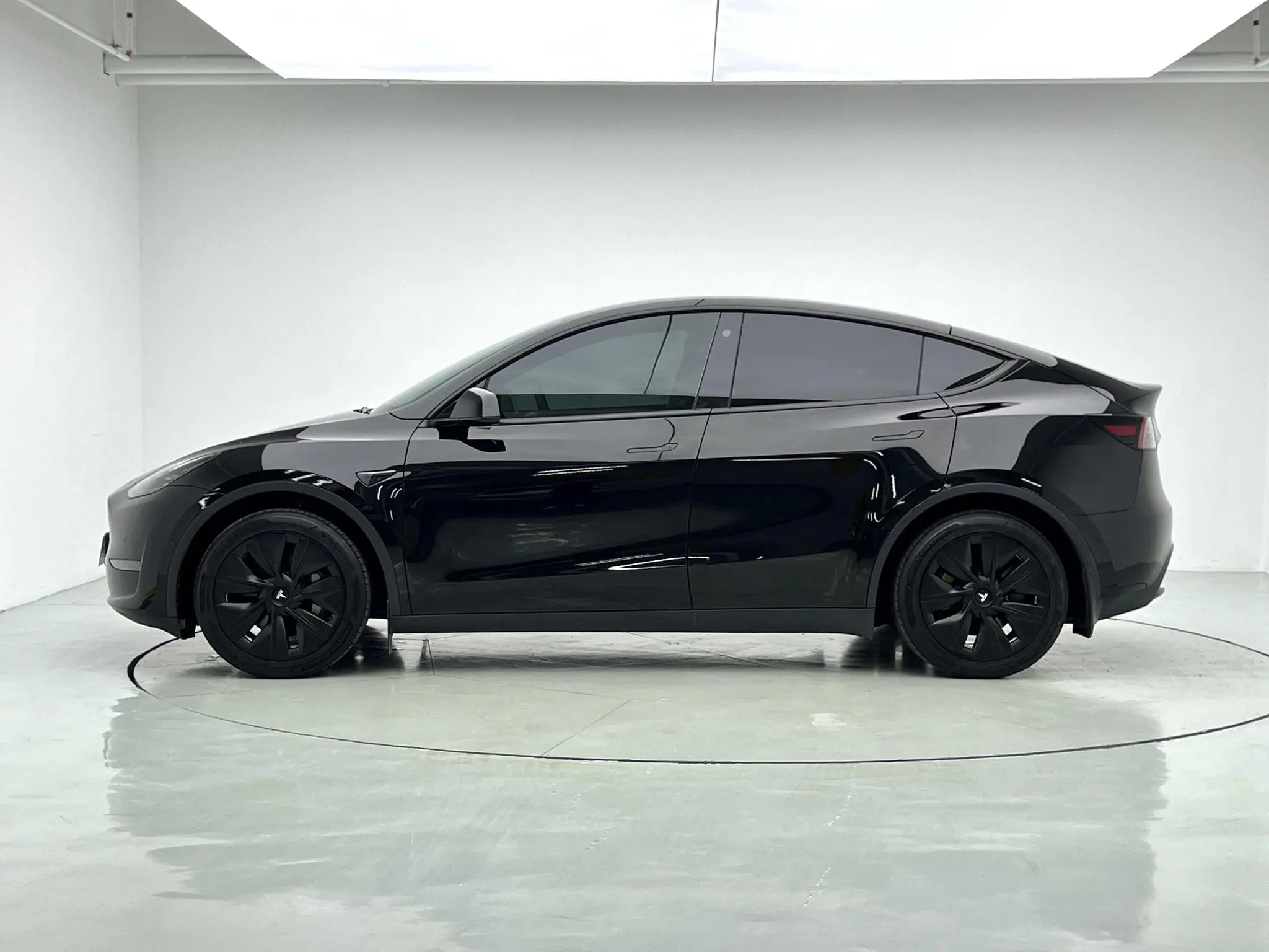 Tesla Model Y Long battery life all-wheel drive version