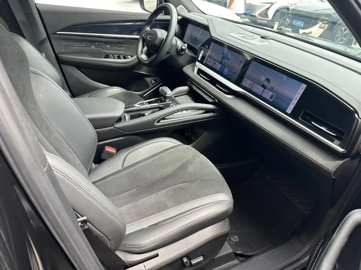 Geely Xingyue L 2.0TD high-power automatic two-wheel drive Skyrim version