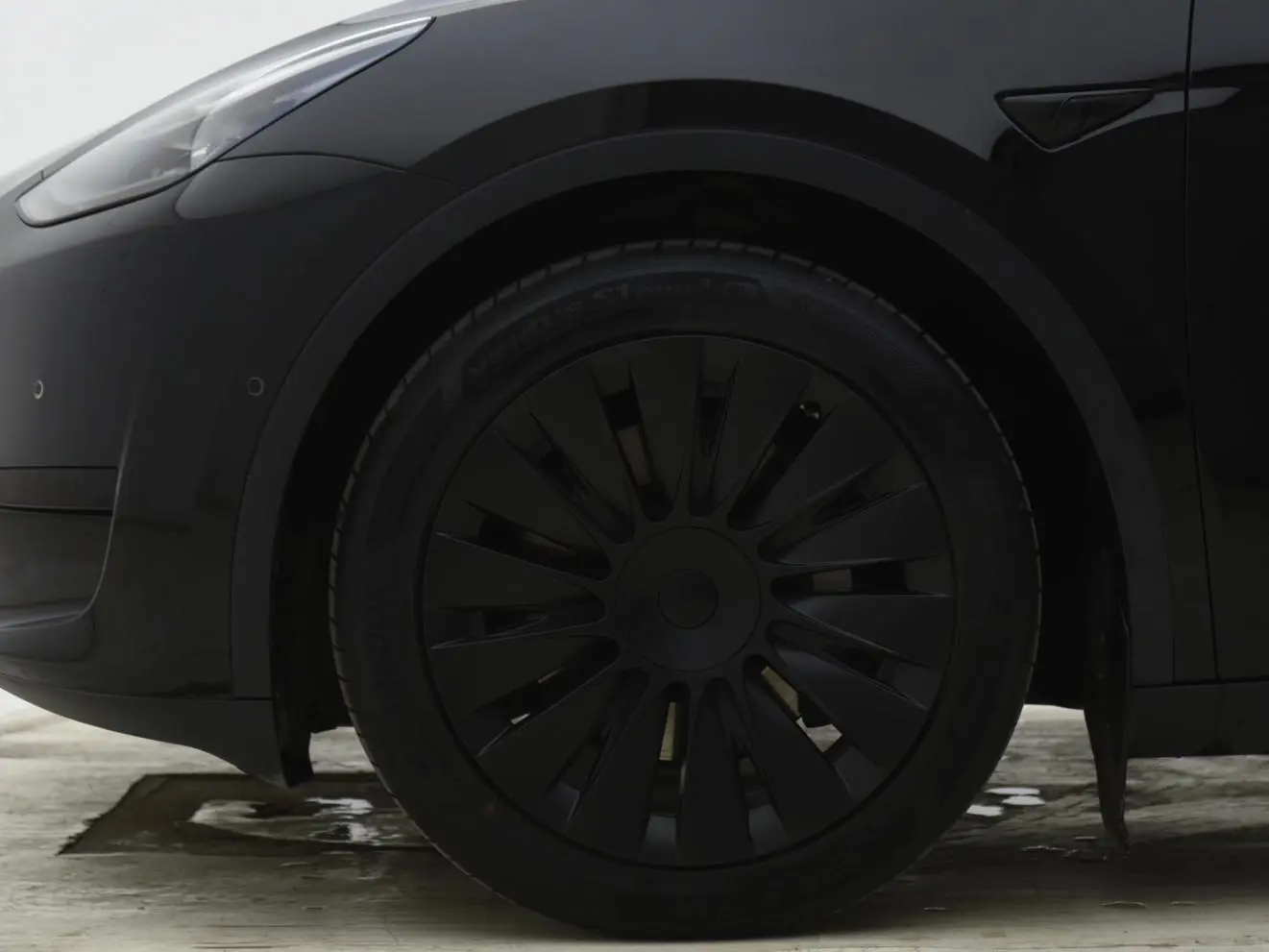 Tesla Model Y Facelifted rear-wheel drive version