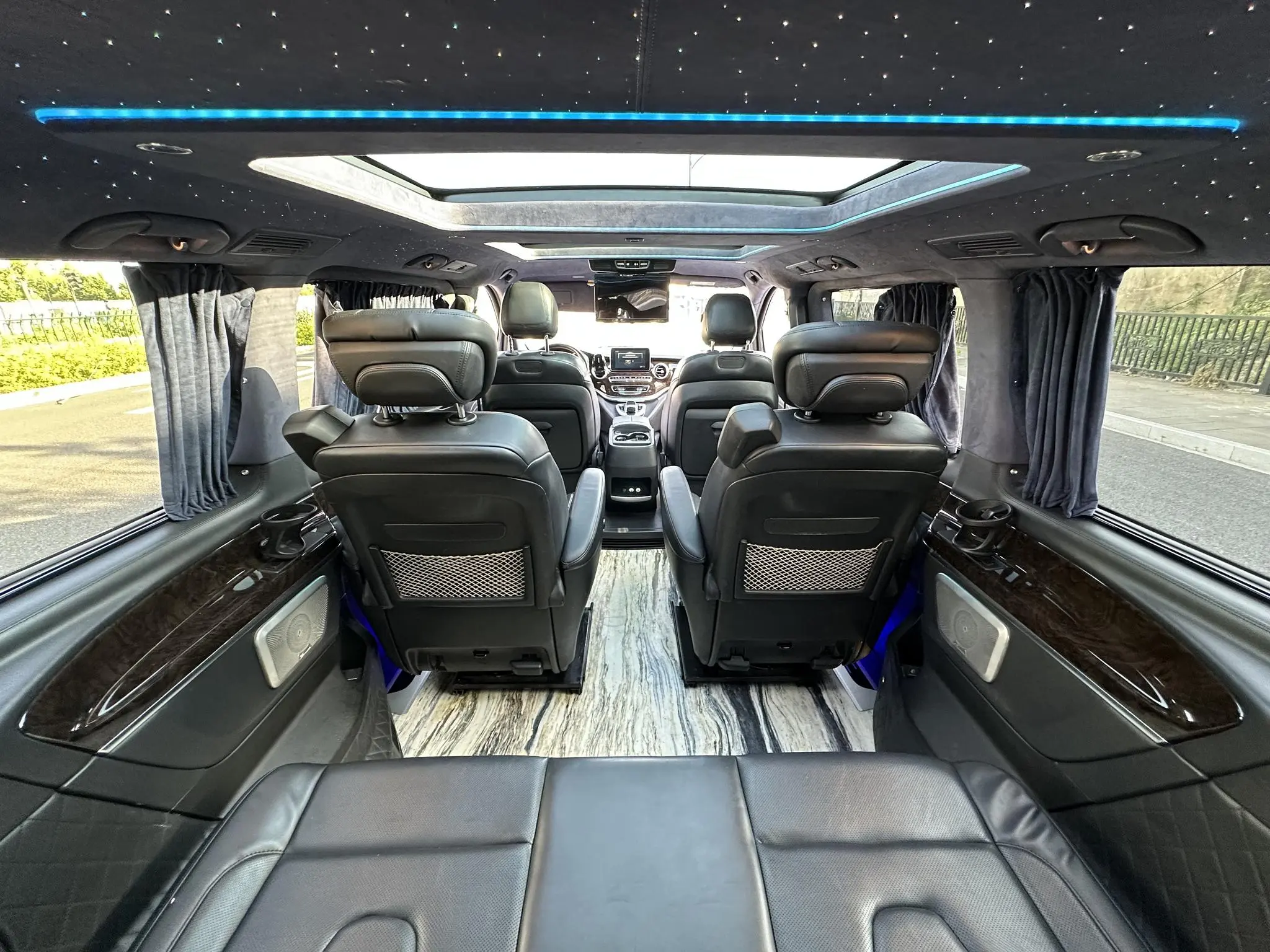 Mercedes-Benz Mercedes-Benz V-class V 260 L Premium Extended Version Country VI