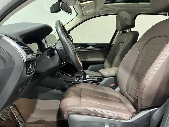 BMW BMW X3 xDrive25i M sports suit