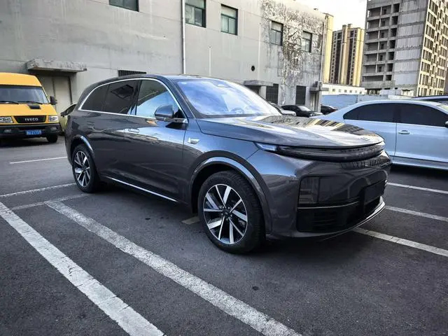Li Auto Ideal L7 Pro version