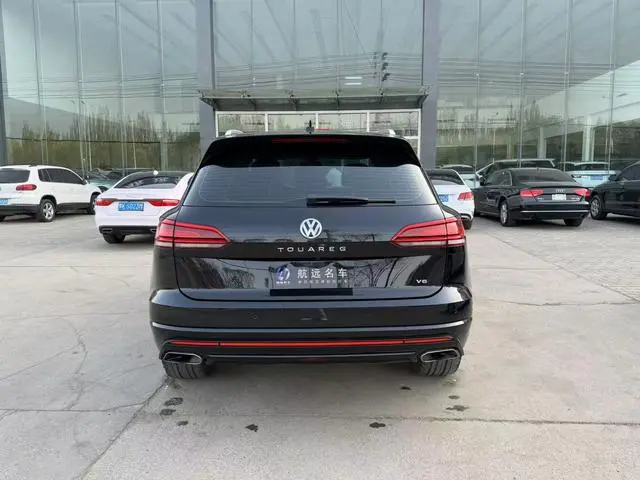 Volkswagen Touareg 3.0 TSI Sharp Front Version Country V