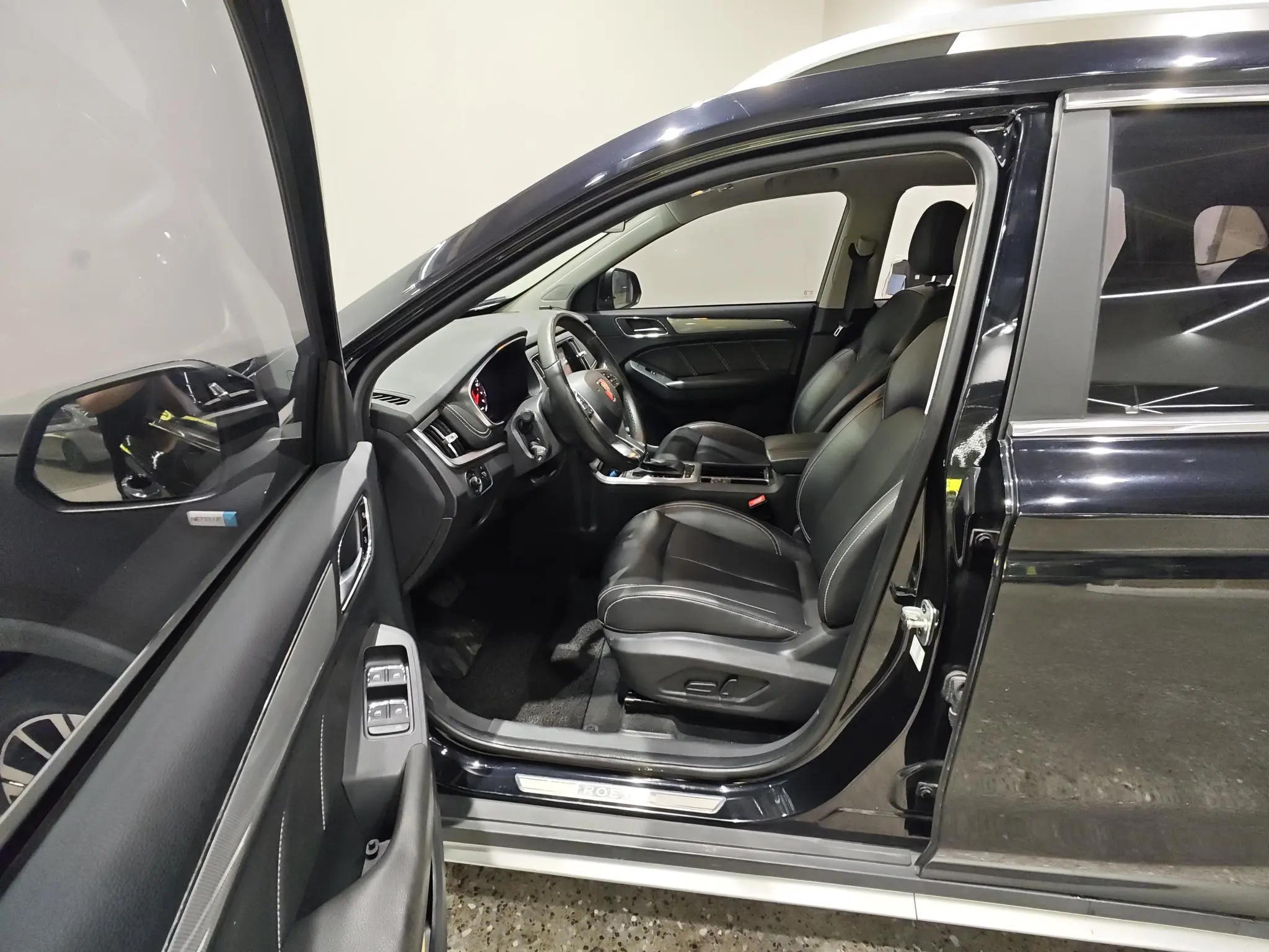Roewe Roewe RX5 20T two-wheel drive automatic transmission smart networking Platinum edition