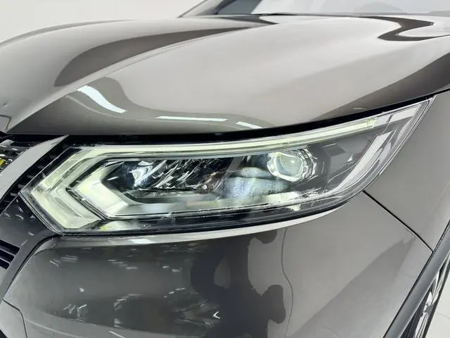 Nissan Qashqai 2.0 L XV Prem Deluxe Edition