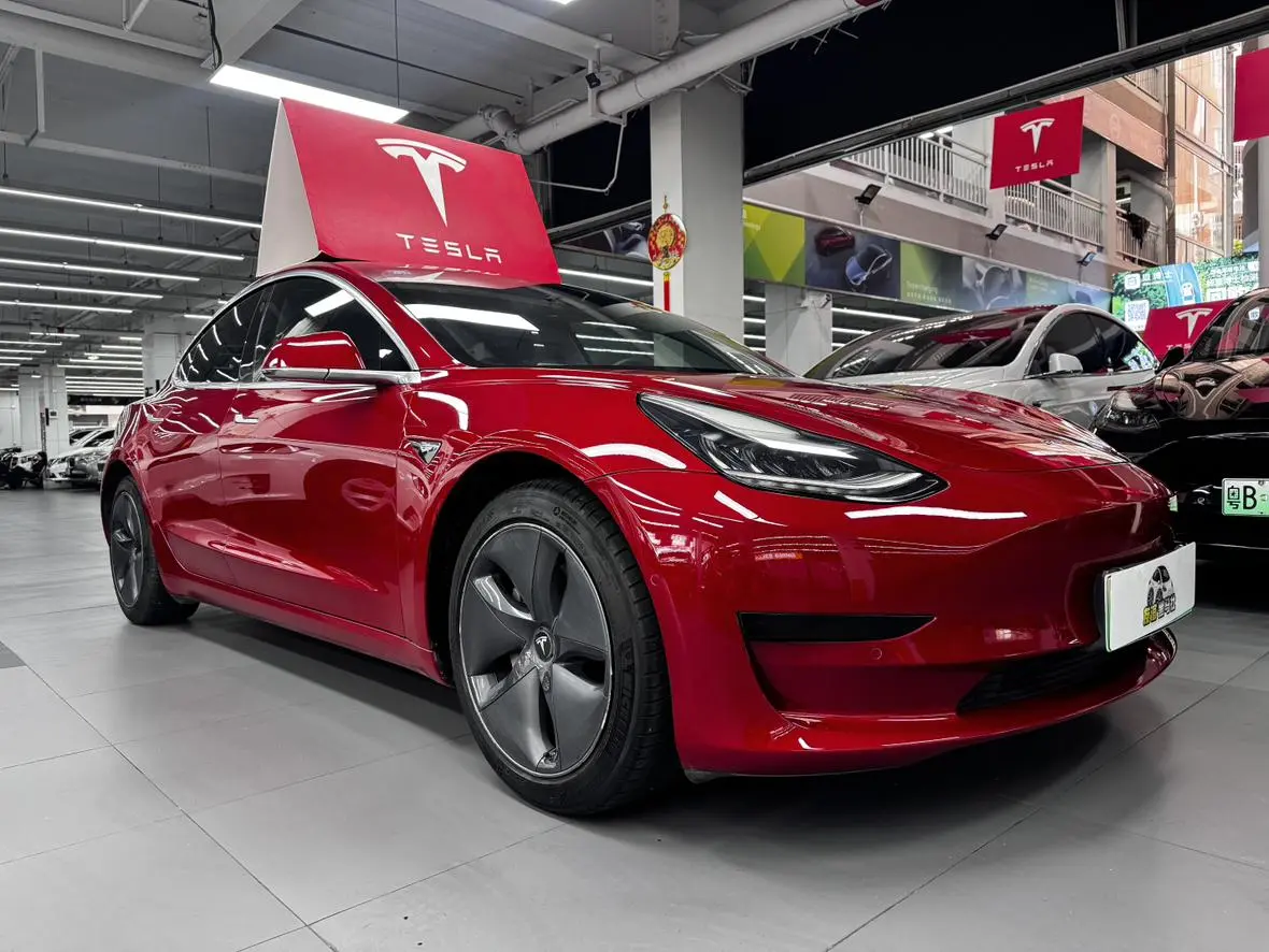 Tesla Model 3 Upgraded version of standard battery life rear drive