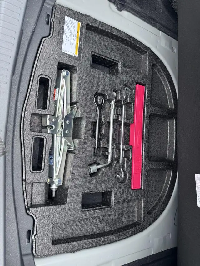 TOYOTA Asian dragon 2.0L CVT Premium Edition