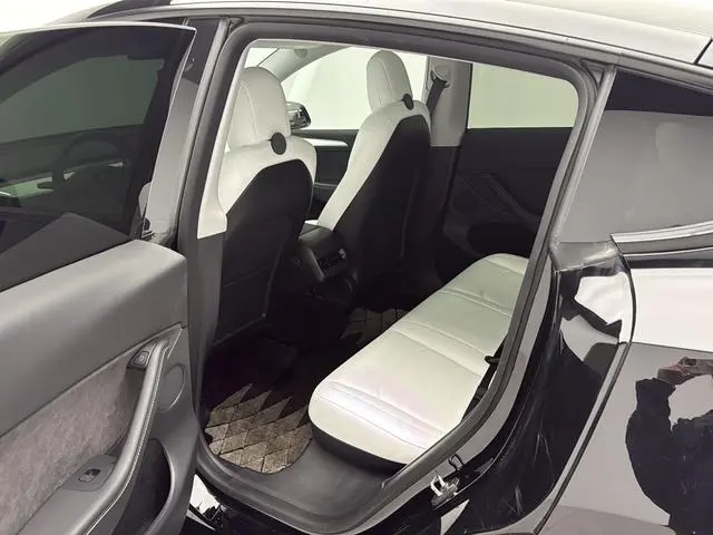Tesla Model Y Performance high-performance all-wheel drive version