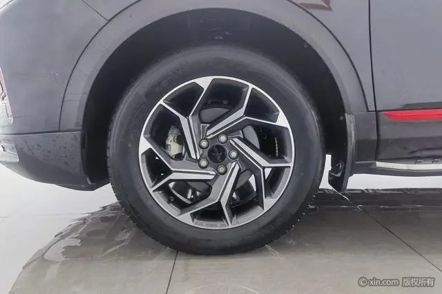 Dongfeng Fengshen Dongfeng Fengshen AX7 PRO 1.6T Automatic Smart Version