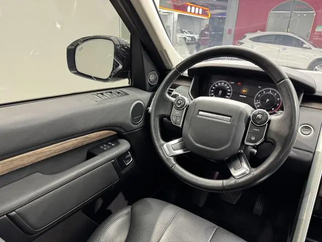 Land Rover discover 3.0 V6 HSE LUXURY