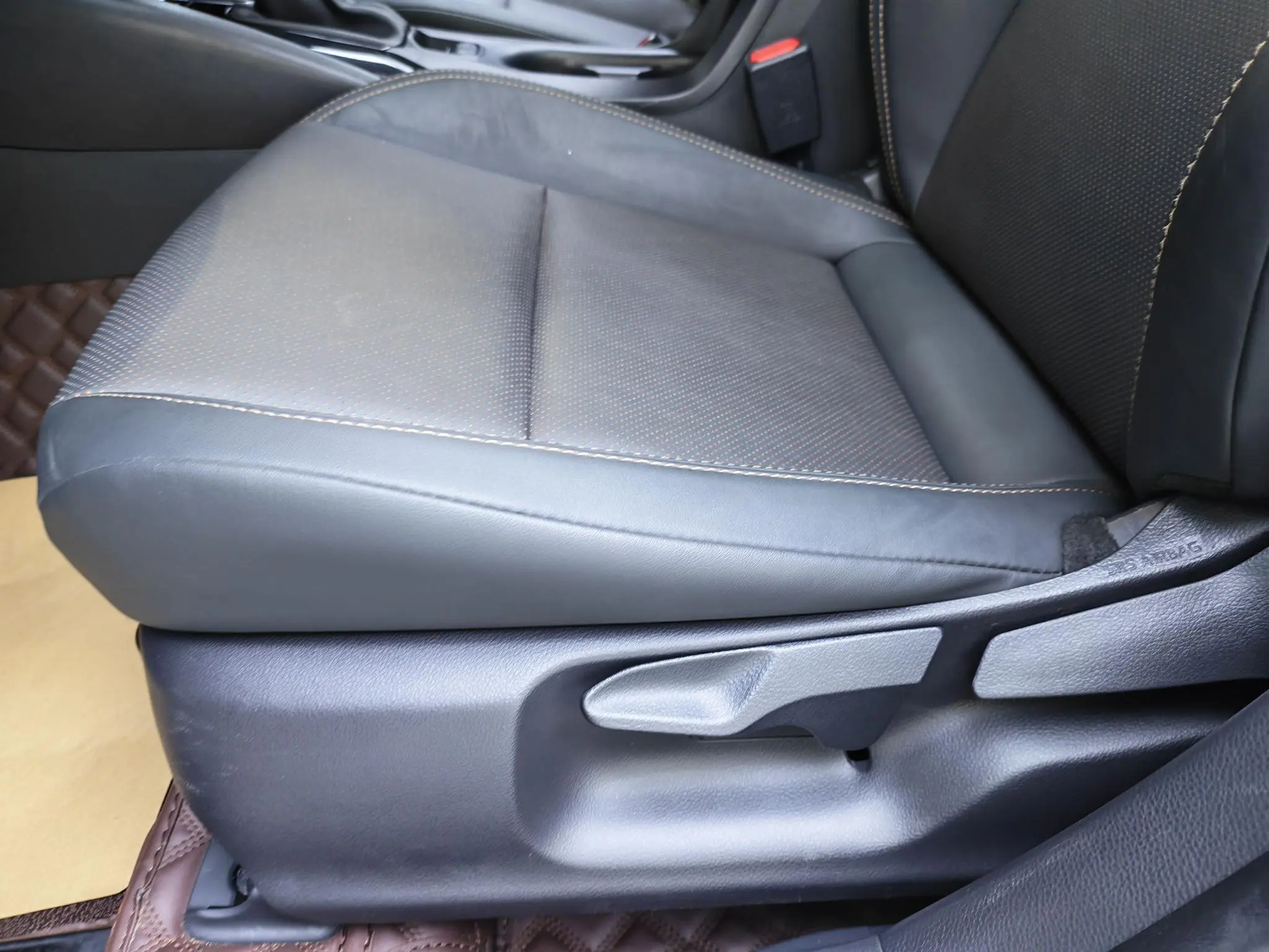 TOYOTA Ling Shang Dual engine 2.0L Deluxe Edition