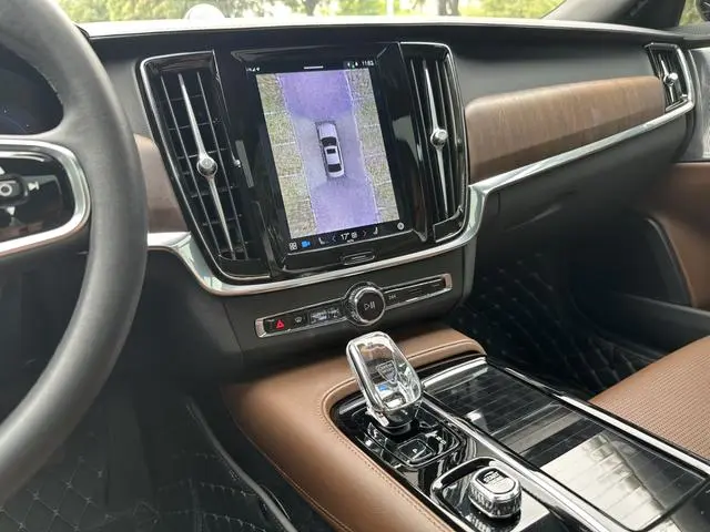 Volvo Volvo S90 PHEV T8 four-wheel drive long battery life Zhiya Deluxe Edition