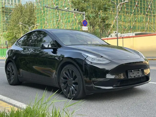 Tesla Model Y Performance high-performance all-wheel drive version