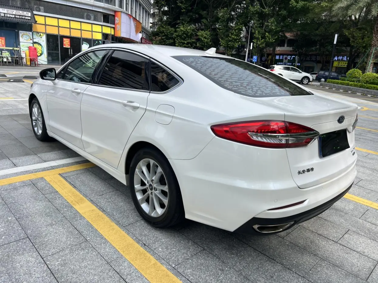Ford Mondeo EcoBoost 180 Luxury