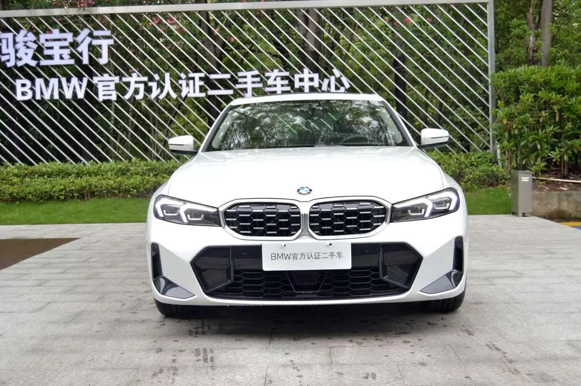 BMW BMW 3 Series 325i M sports suit
