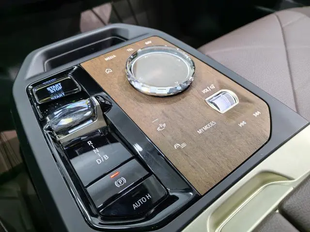 BMW BMW iX xDrive40