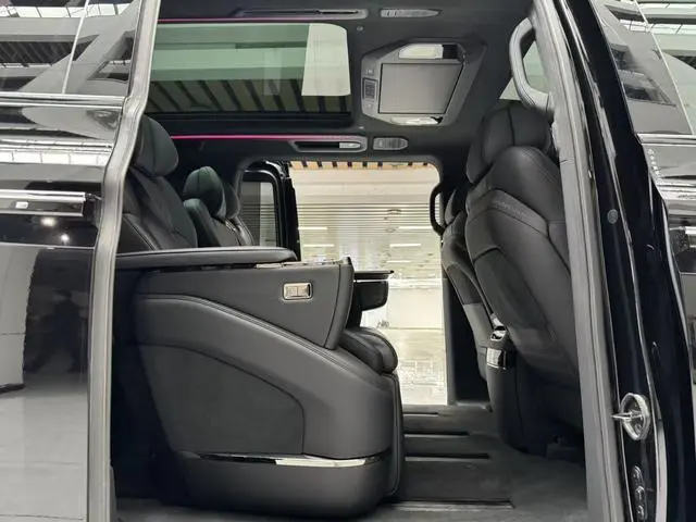 ZEEKR ZEEKR 009 Six-seater executive edition four-wheel drive 108kWh