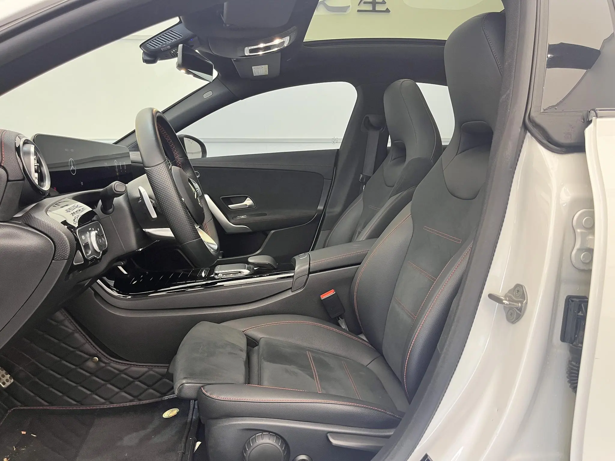 Mercedes-Benz Mercedes-Benz CLA CLA 200 four-door coupe
