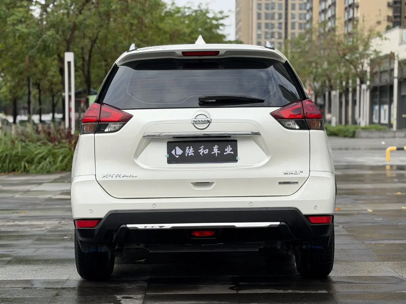 Nissan Qijun 2.0L CVT Zhilian seven-seater Comfort Edition 2WD