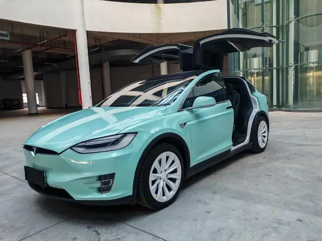 Tesla Model X 90D