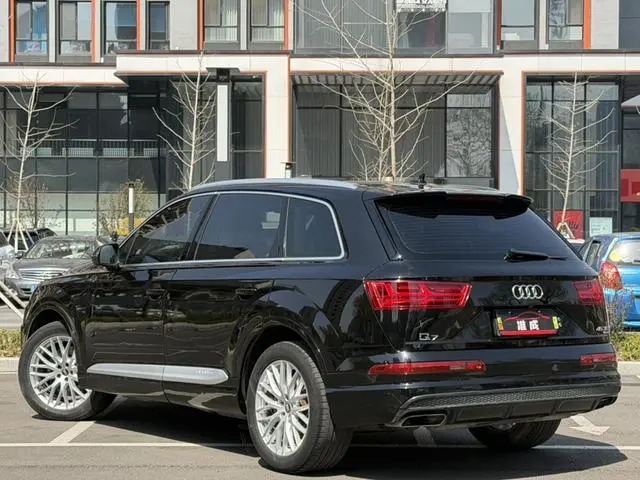Audi Audi Q7 45 TFSI S line sporty