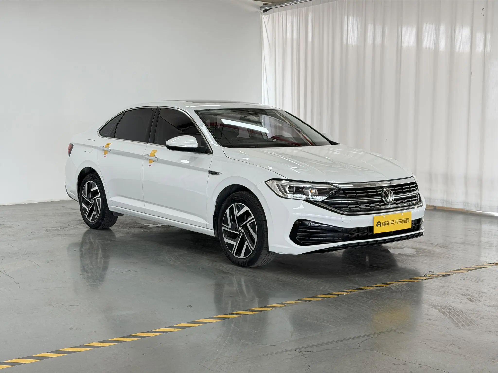 Volkswagen Sagitar 300TSI DSG Beyond Edition