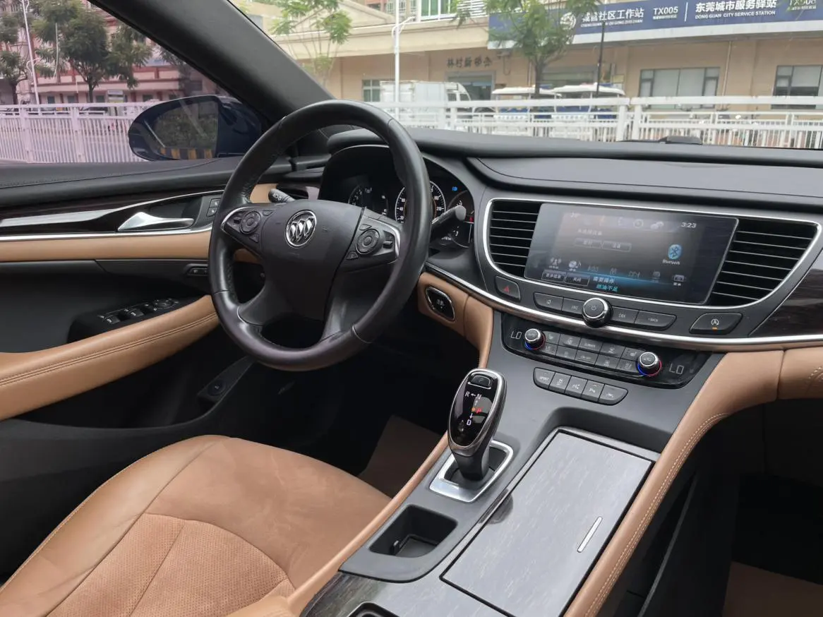 Buick Lacrosse 28T luxury