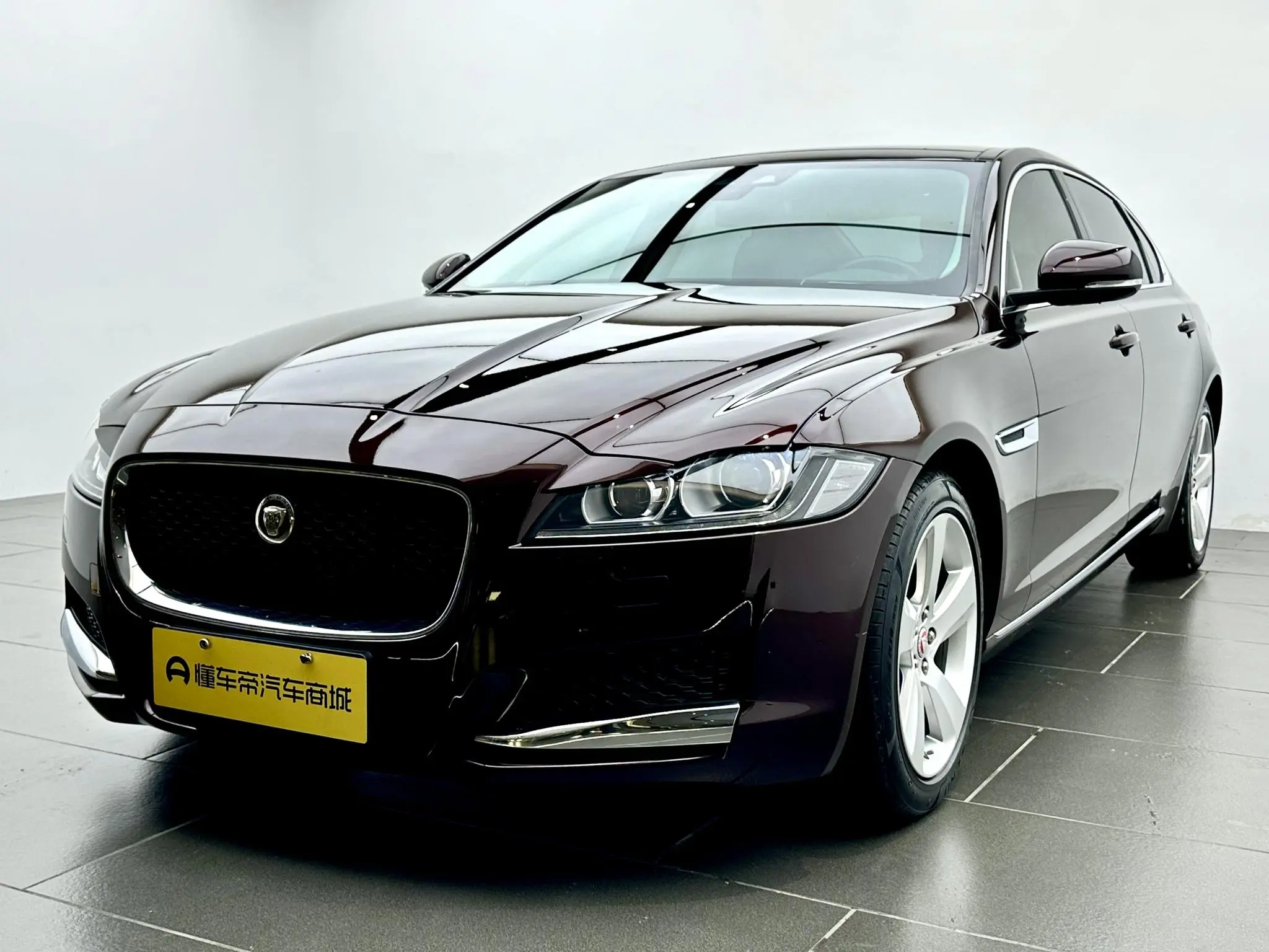 Jaguar Jaguar XFL 2.0T P200 two-wheel drive Elite Edition