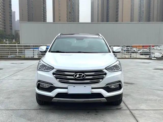 Hyundai Shengda 2.0T automatic two-wheel drive intelligent 7-seater