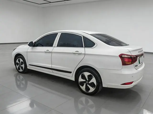 Dongfeng Fengshen Dongfeng Fengshen E70 Second facelift 500 Super Exclusive Edition