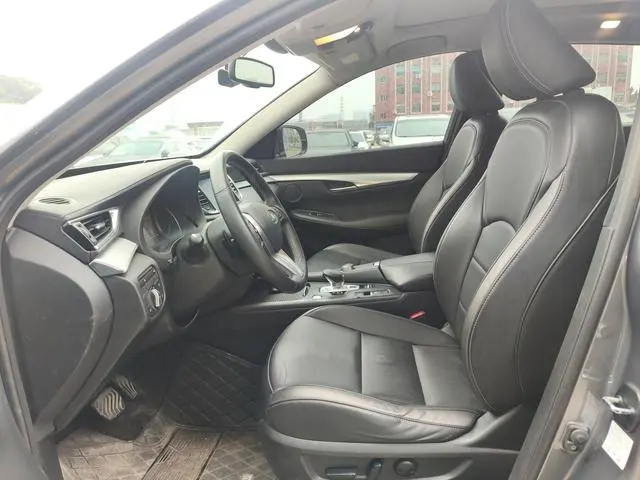 Infiniti Infiniti QX50 2.0T two-wheel drive pilot version
