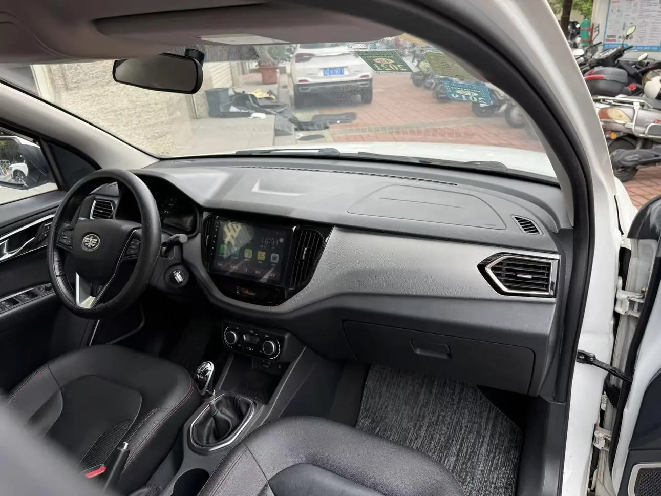 FAW Xenia R7 1.6L manual luxury type