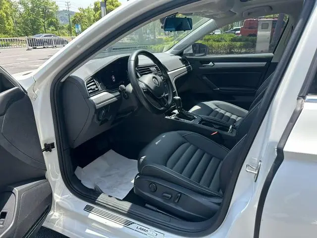 Volkswagen Lingdu 280TSI DSG Deluxe Edition Country VI