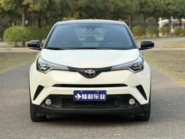 TOYOTA Toyota C-HR 2.0L Deluxe Edition