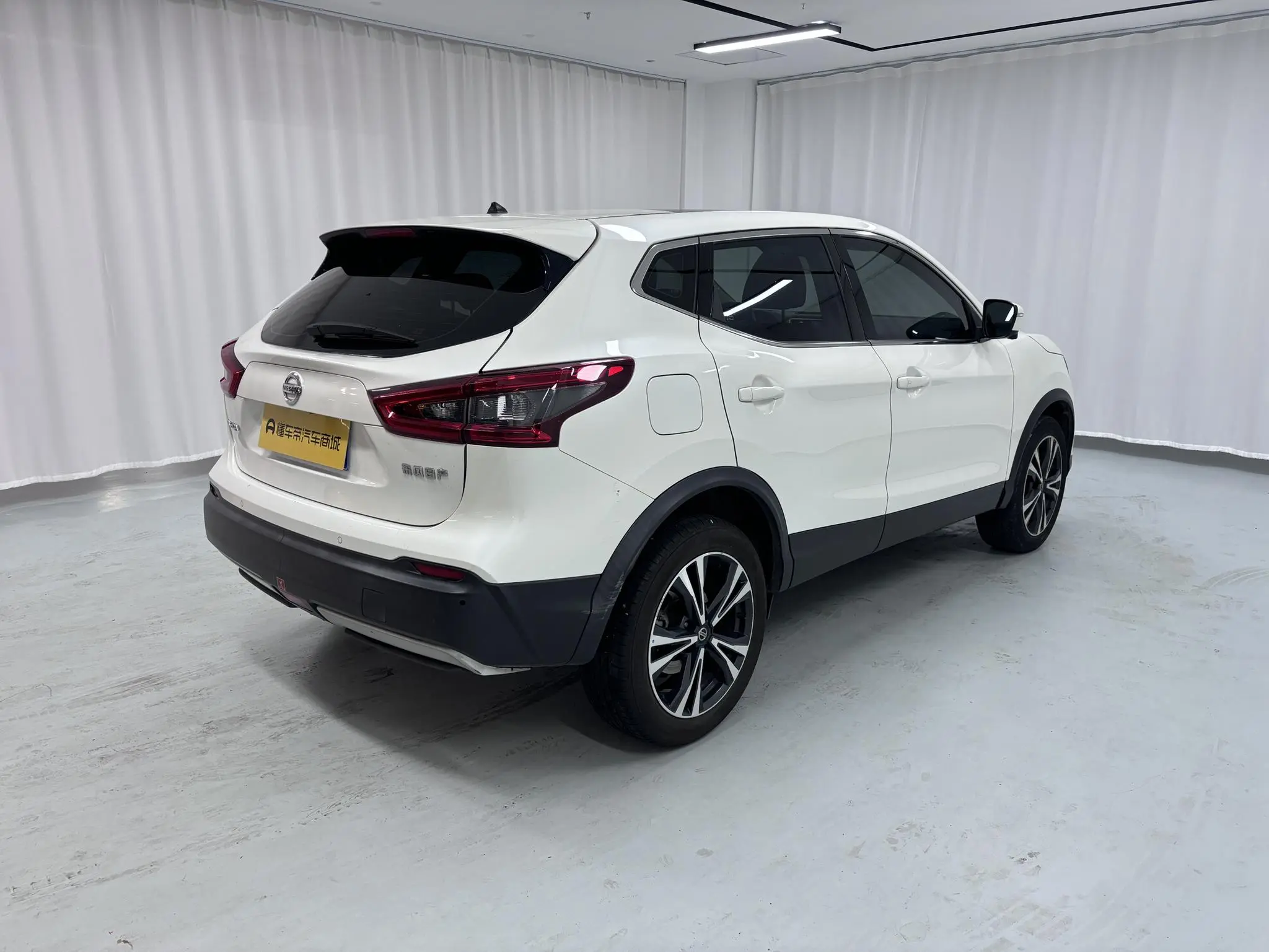 Nissan Qashqai 2.0 L XV Prem Deluxe Edition