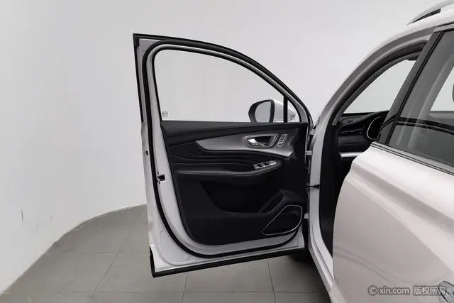 Roewe Roewe RX5 MAX 300TGI Automatic Smart Cockpit Deluxe Edition