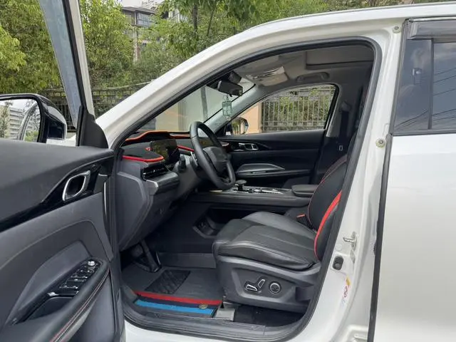 Changan Auchan Changan Auchan Z6 Blue Whale 1.5T DCT Smart Collar Type