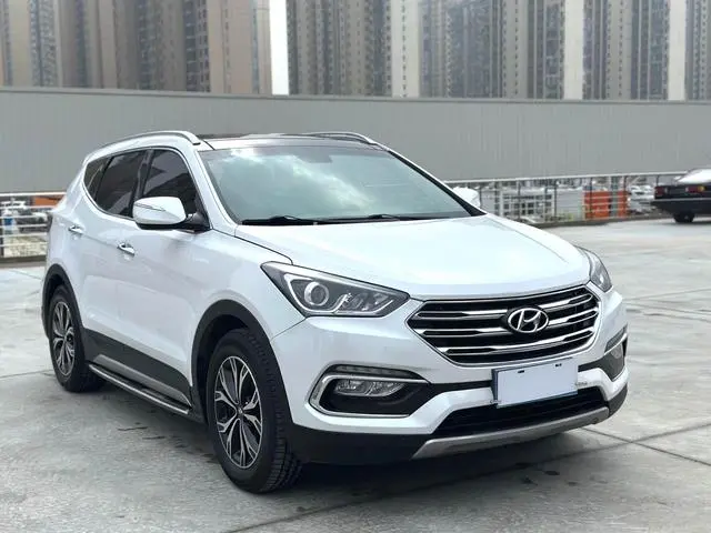 Hyundai Shengda 2.0T automatic two-wheel drive intelligent 7-seater