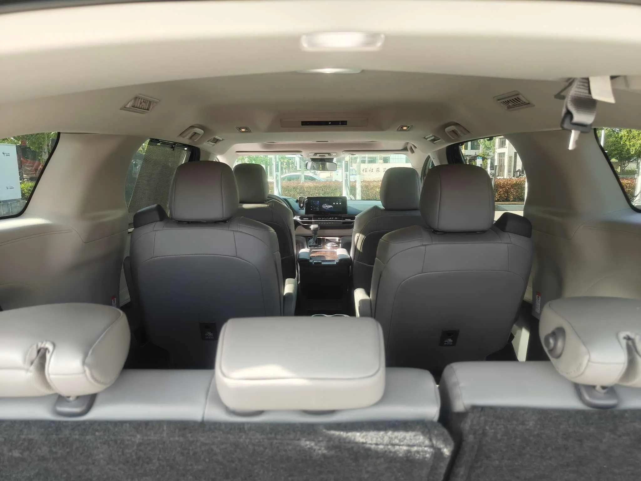 TOYOTA Grevia Smart electric hybrid dual engine 2.5L two-wheel drive comfort version