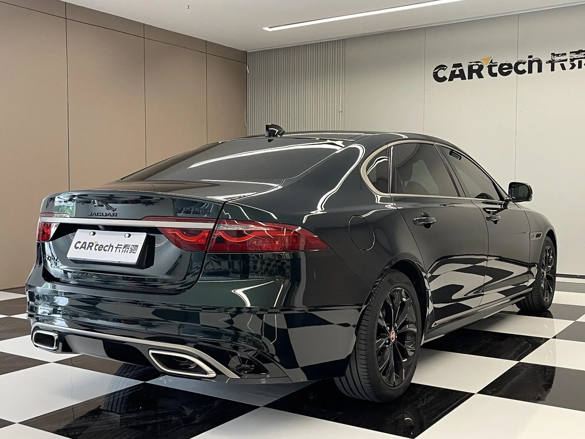 Jaguar Jaguar XFL 2.0T P250 two-wheel drive elite sports gilt edition
