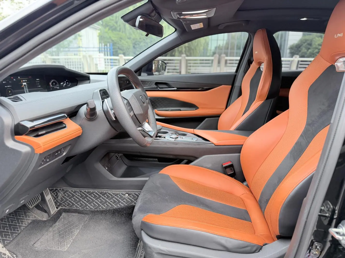 Changan Changan UNI-V 2.0T Front Speed Version