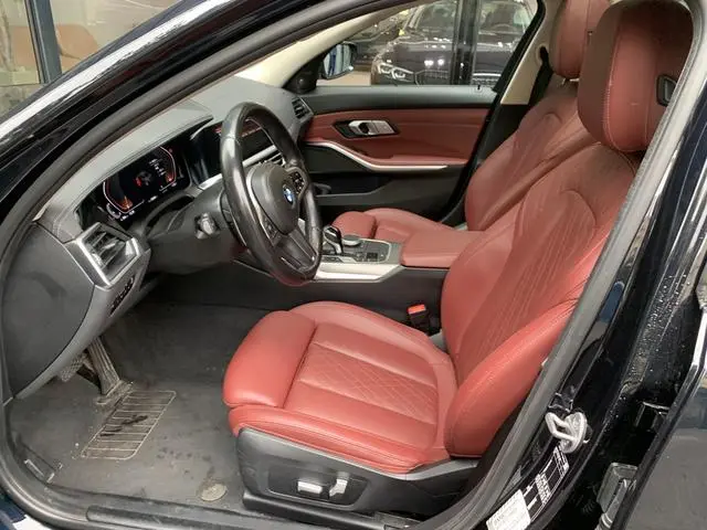 BMW BMW 3 Series 330i M Sports Yao Ye Suit