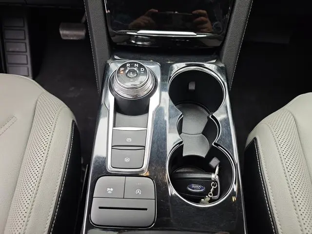 Ford Ruiji EcoBoost 245 four-wheel drive Jiaxiang model