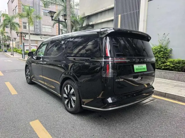 Volvo Volvo EM90 Ultra six seats
