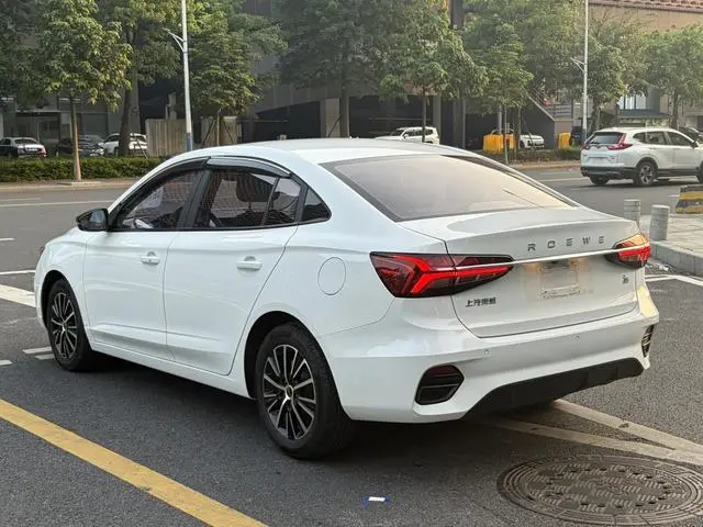 Roewe Roewe i5 1.5L CVT Platinum edition